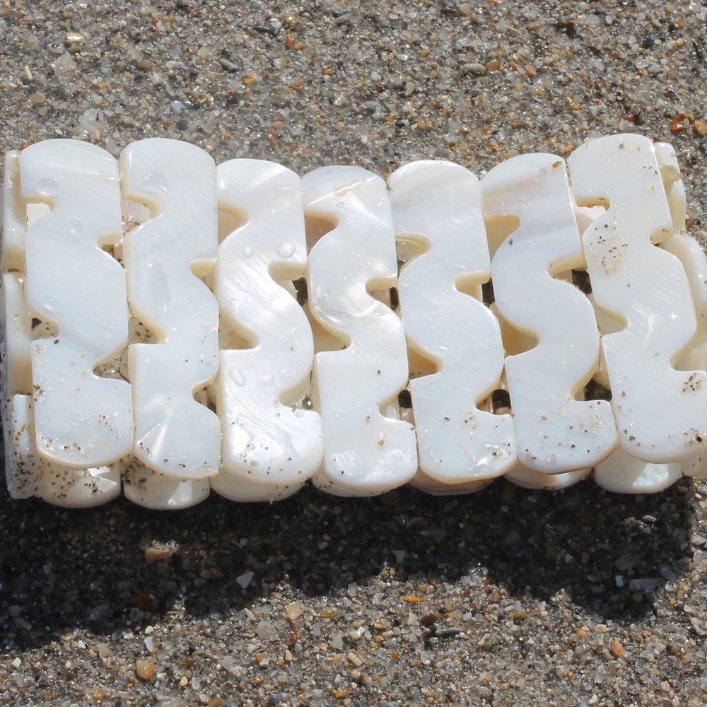 IVORY CURVE TREASURE BRACELET